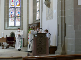 Heilige Messe mit karnevalistischem Ambiente (Foto: Karl-Franz Thiede)